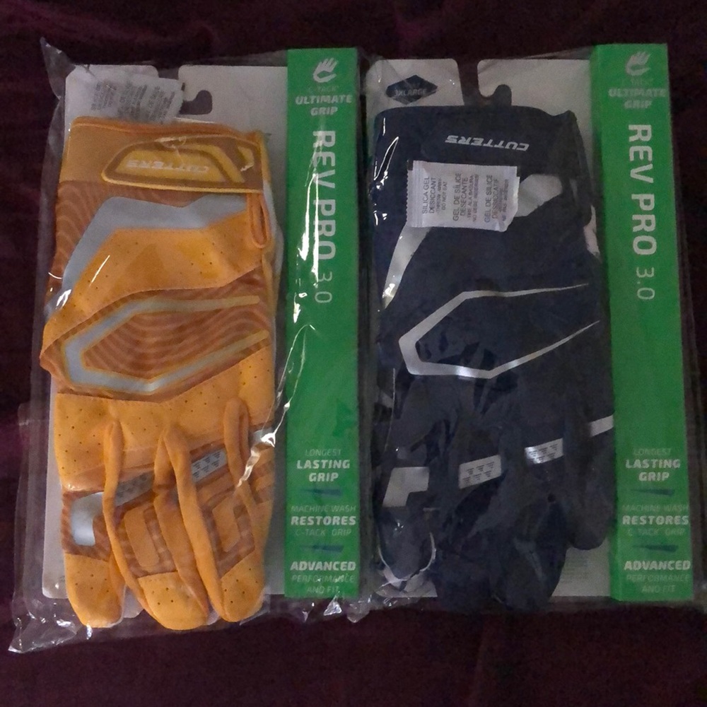 Cutters XXXL football gloves